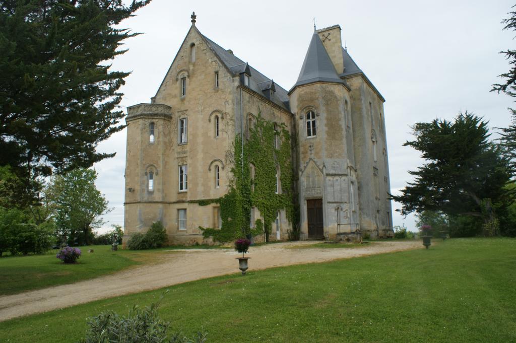 Bed and Breakfast Chateau Fauchey Cadillac Exterior foto